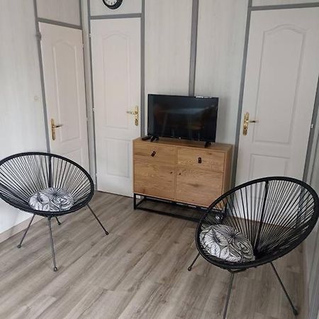 Chalet 4 Personnes Au Calme Lägenhet Sulniac Exteriör bild
